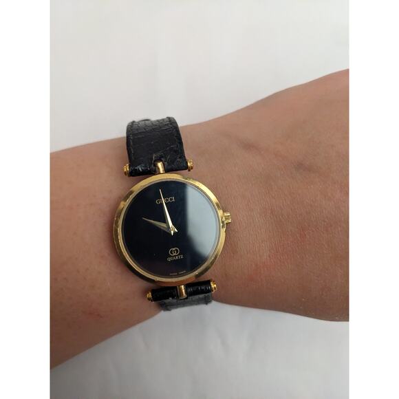 Vintage Gucci Ladies Quartz Watch Genuine Black Leather Band Swiss Made - Picture 1 of 8